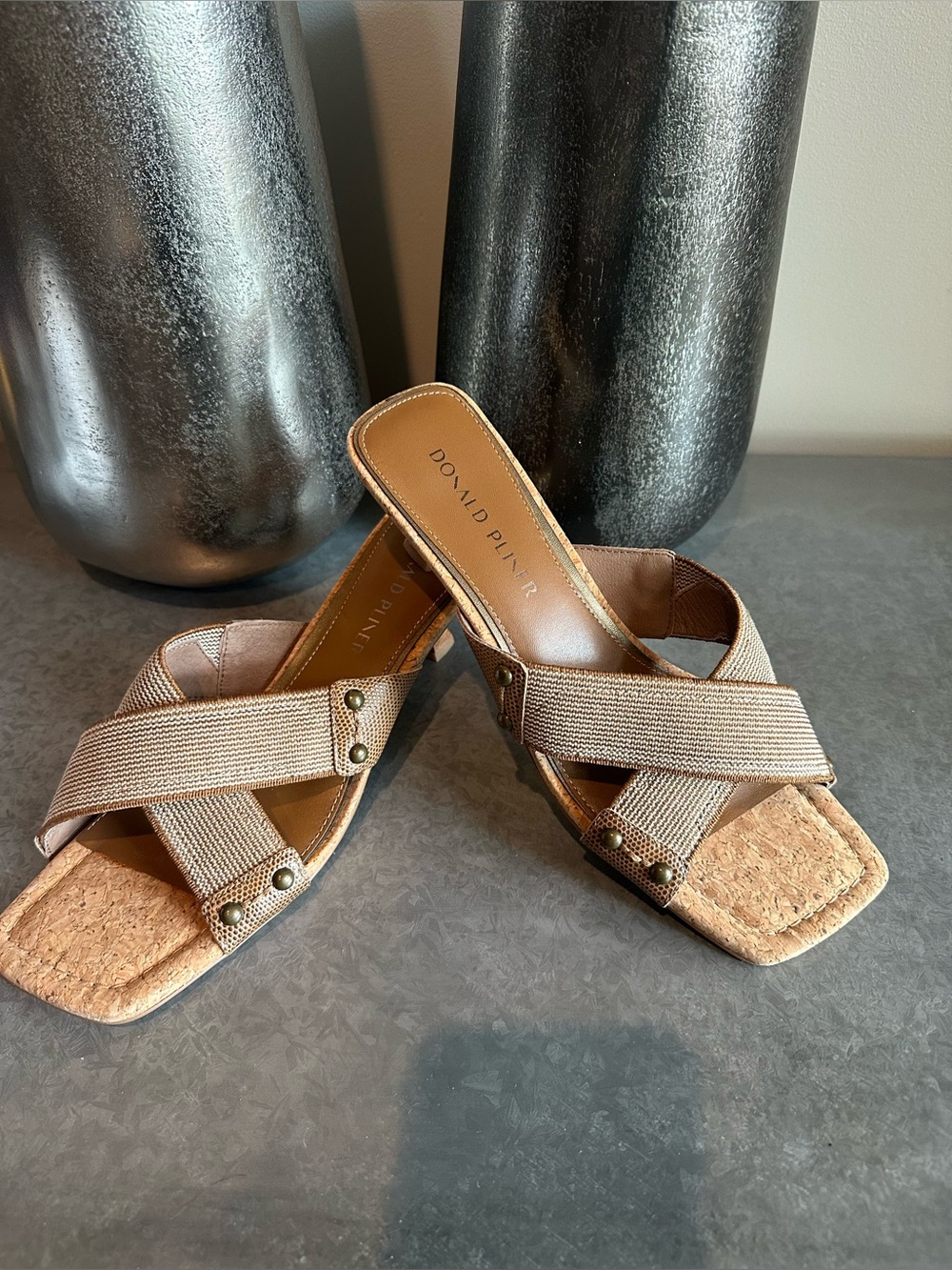 Donald J. Pliner Women’s Tan Crisscross Slide Sandals kitten heel 9.5 new no box